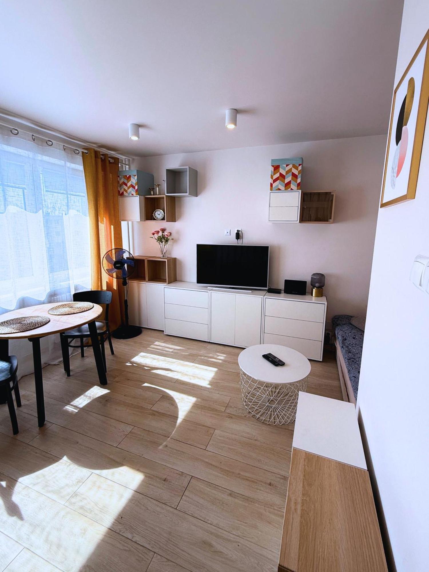 Zacisze Kopernika Z Darmowym Parkingiem Apartment Torun Exterior photo